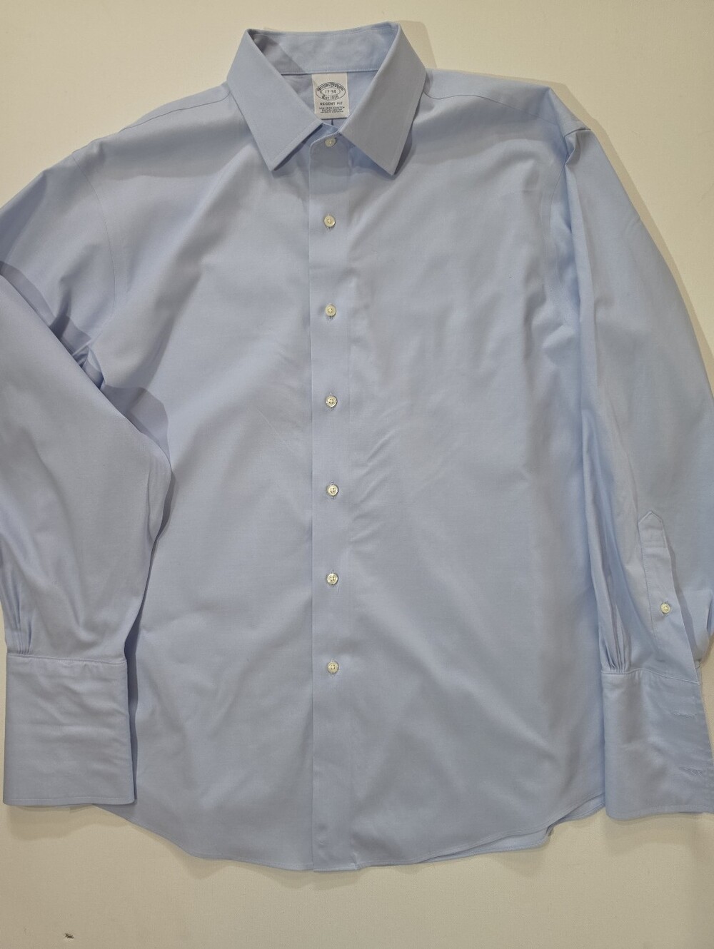 Brooks Brothers Button Down Shirt Mens 17/34 Light Blue Regent Fit Non Iron